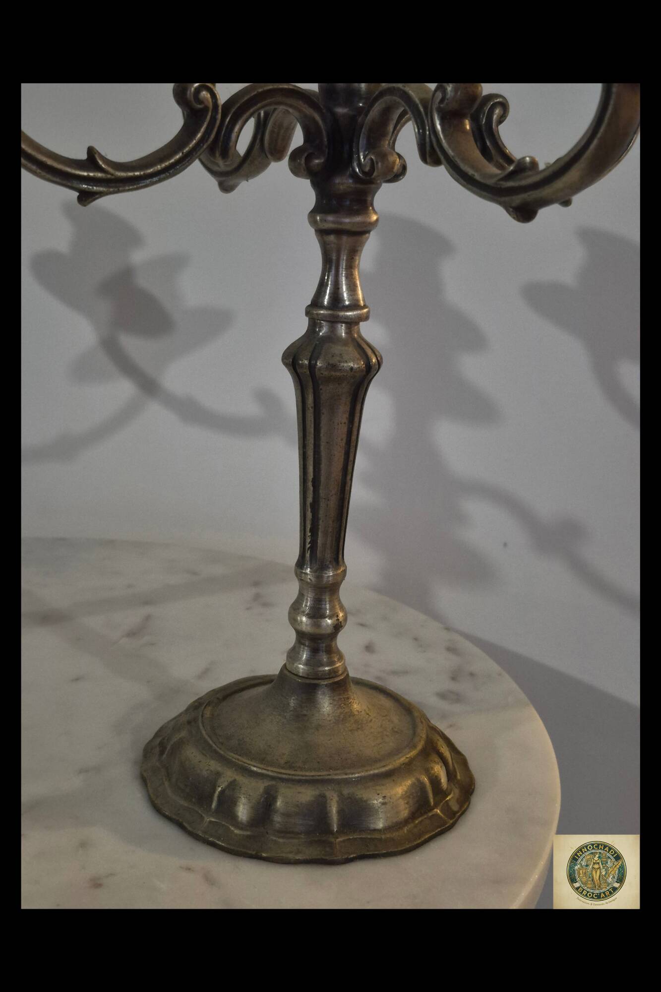 Chandeliers - Pair of five-branch candelabra in Louis XV style (Roc)