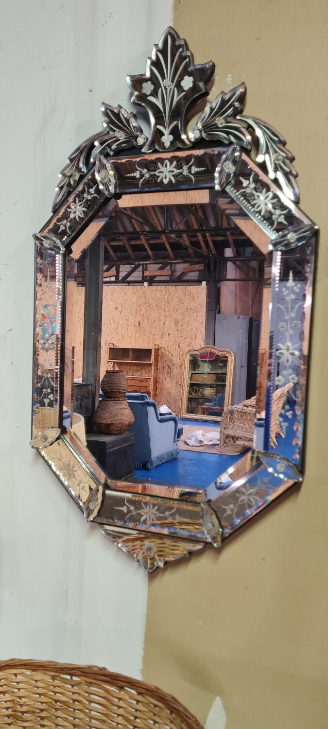 Bevelled Venetian mirror 54x97cm