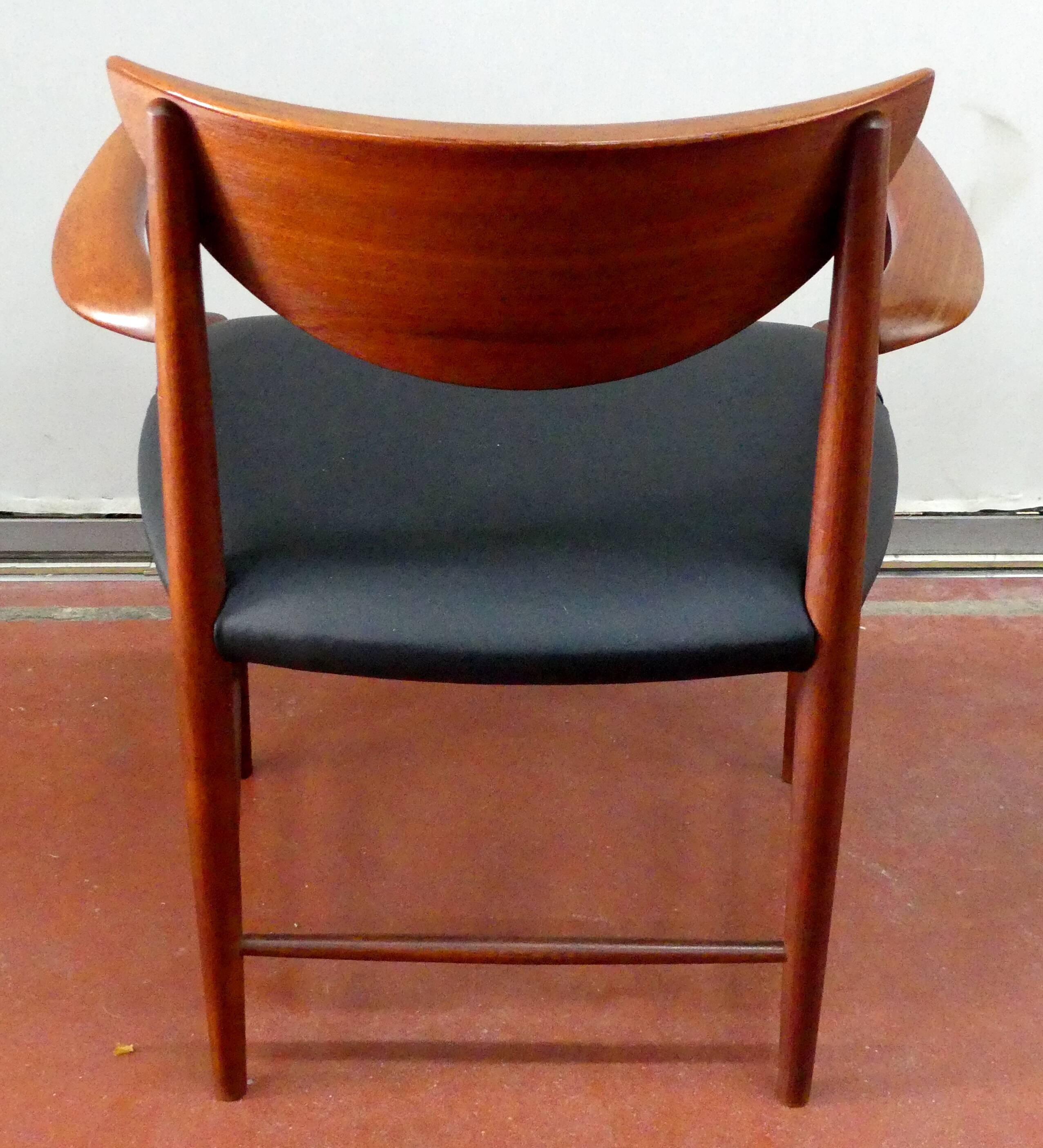 4 model 316 armchairs by Peter Hvidt