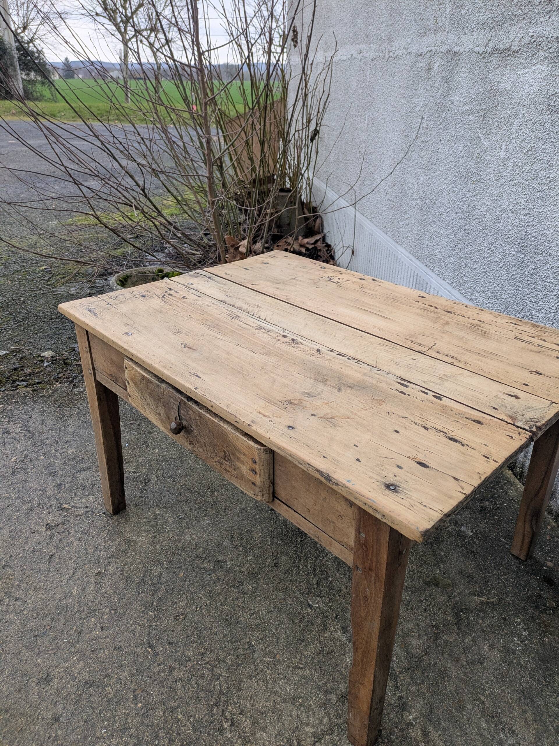 Low farmhouse table