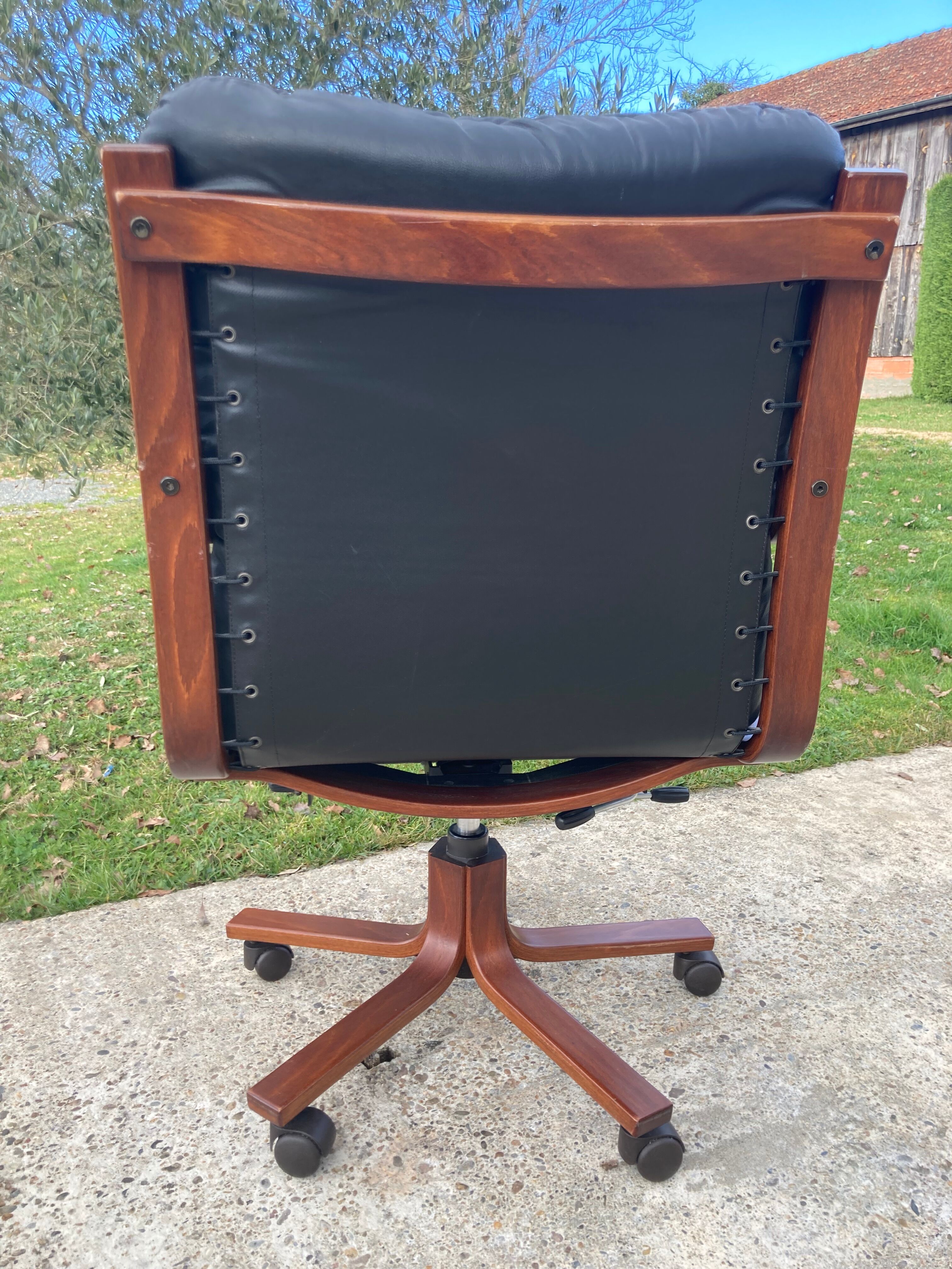 Scandinavian office chair