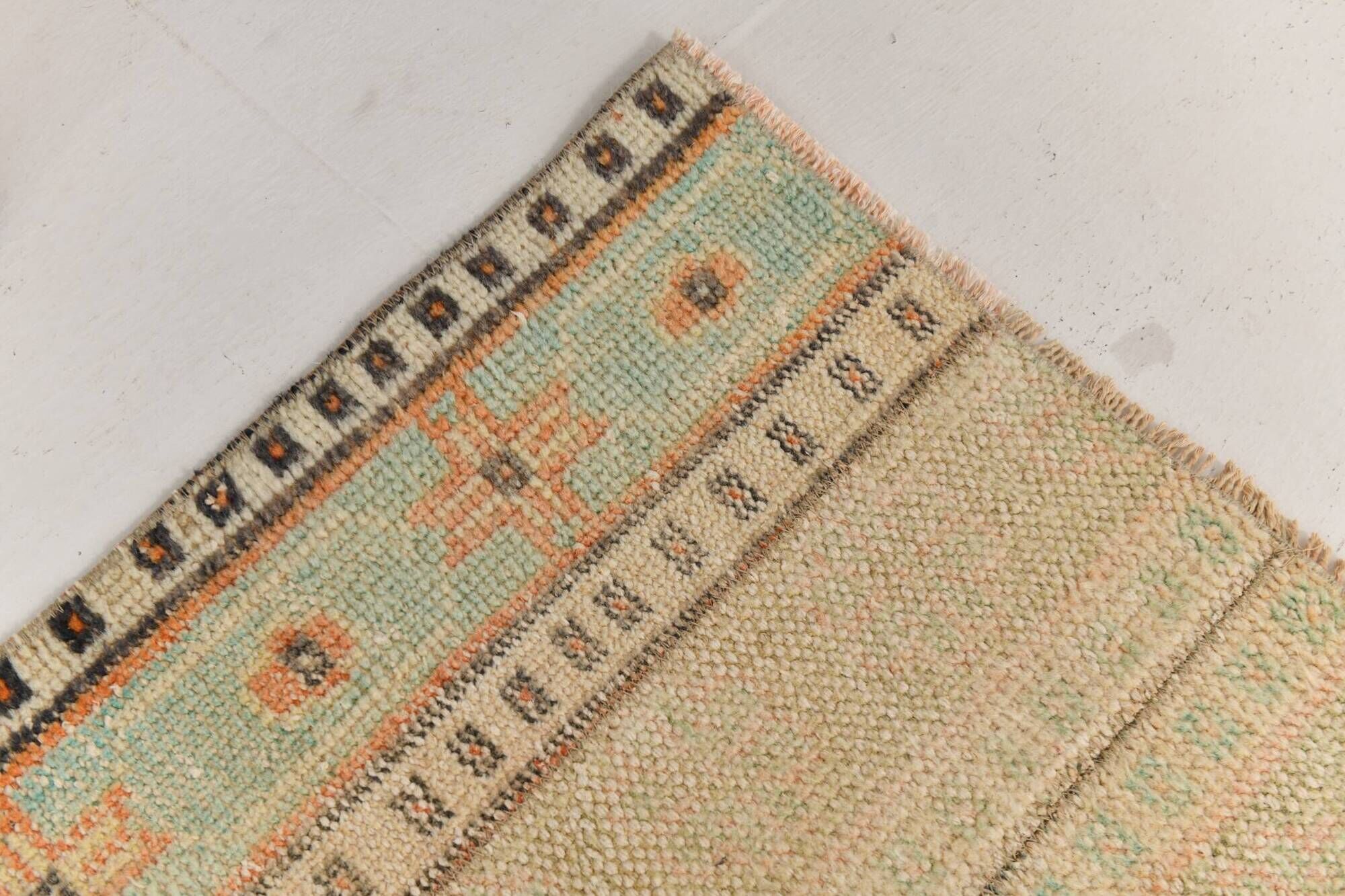 Tapis de couloir vintage turc crème et marron
