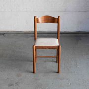 Ensemble de 6 chaises de salle à manger dans le style de Vico Magistretti.