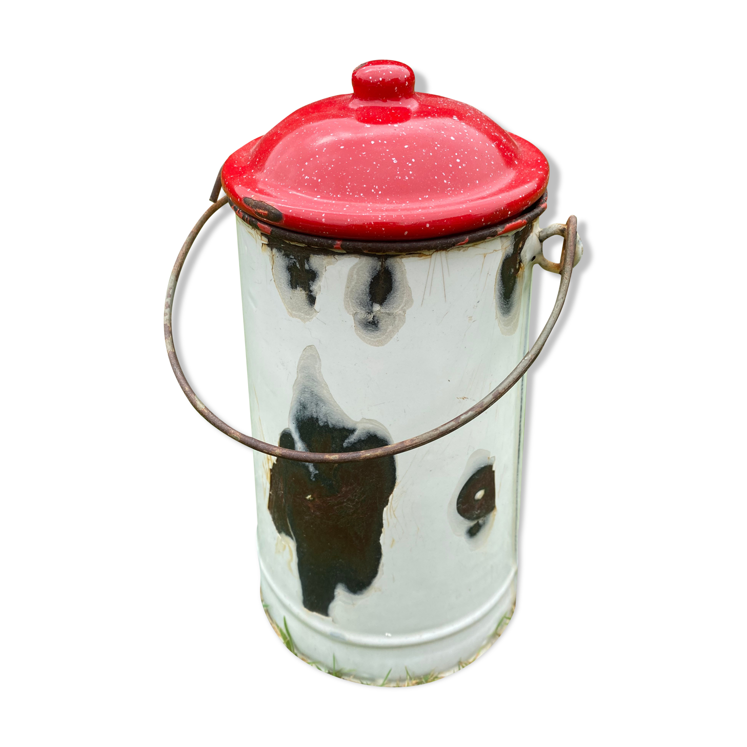 Old milk pot in enamelled sheet metal
