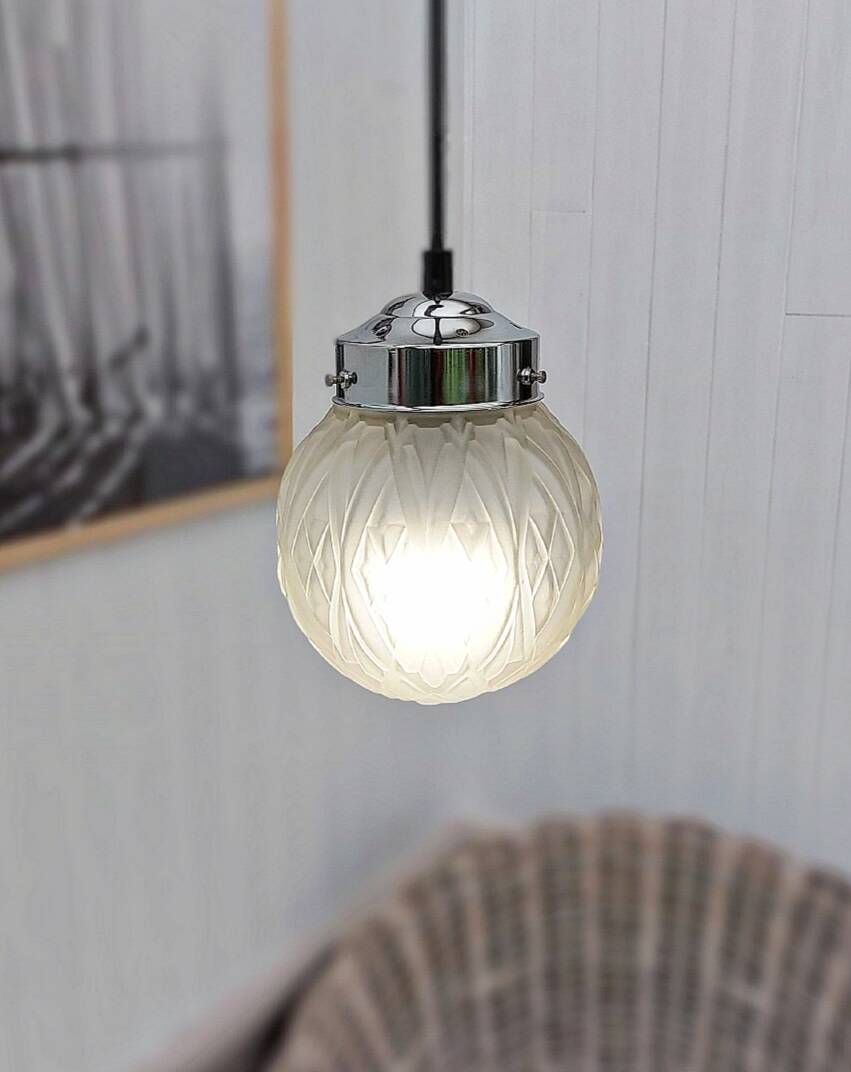 Art deco globe pendant light