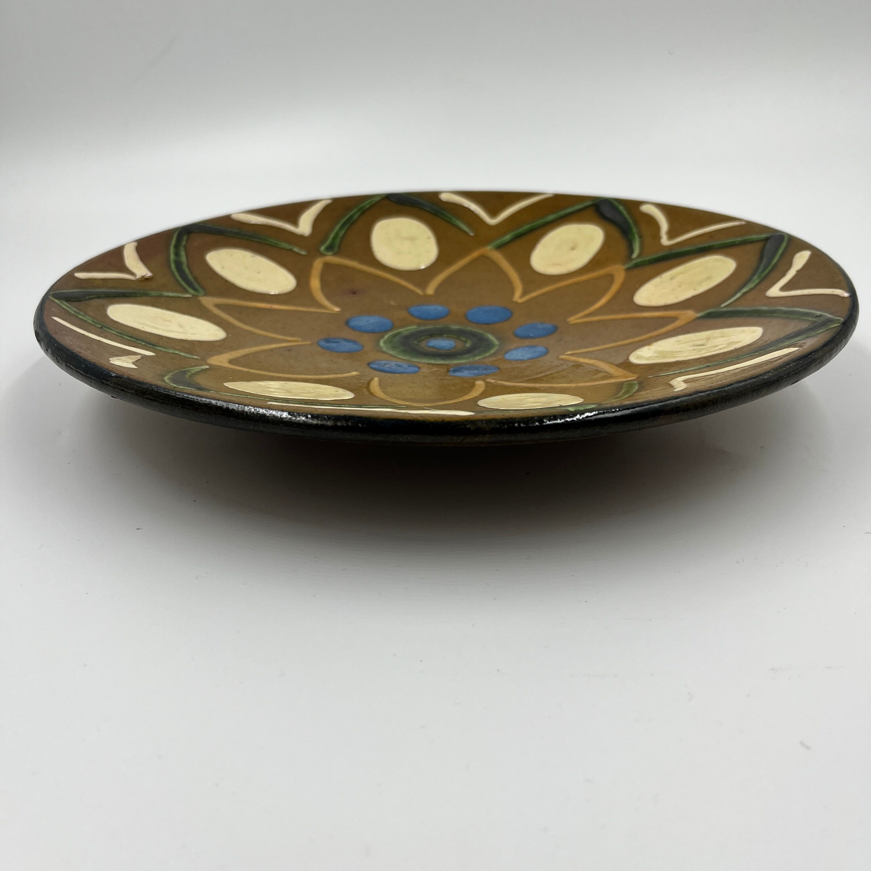 Empty pocket, decorative ceramic plate Puigdemont