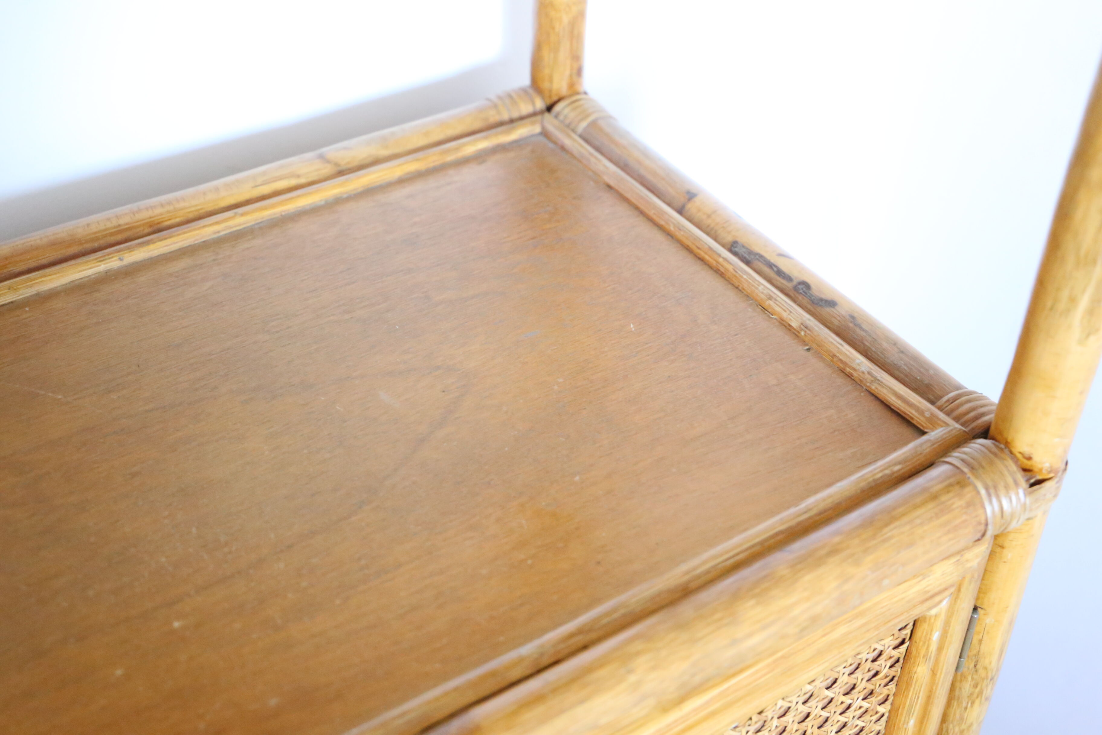 Shelf in rattan