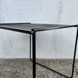 Minimalist nesting table
