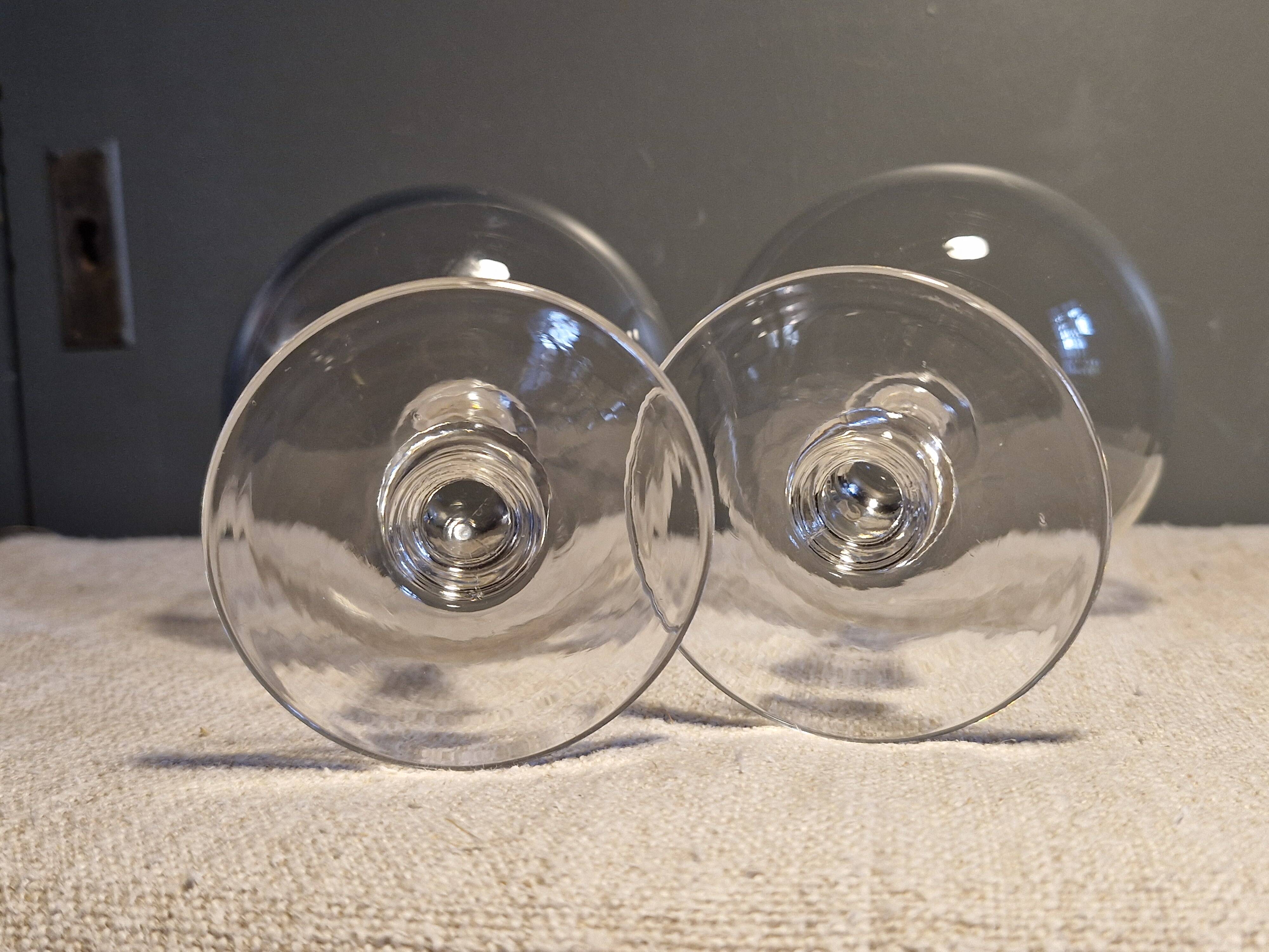 2 coupes à champagne anciennes en cristal de Baccarat