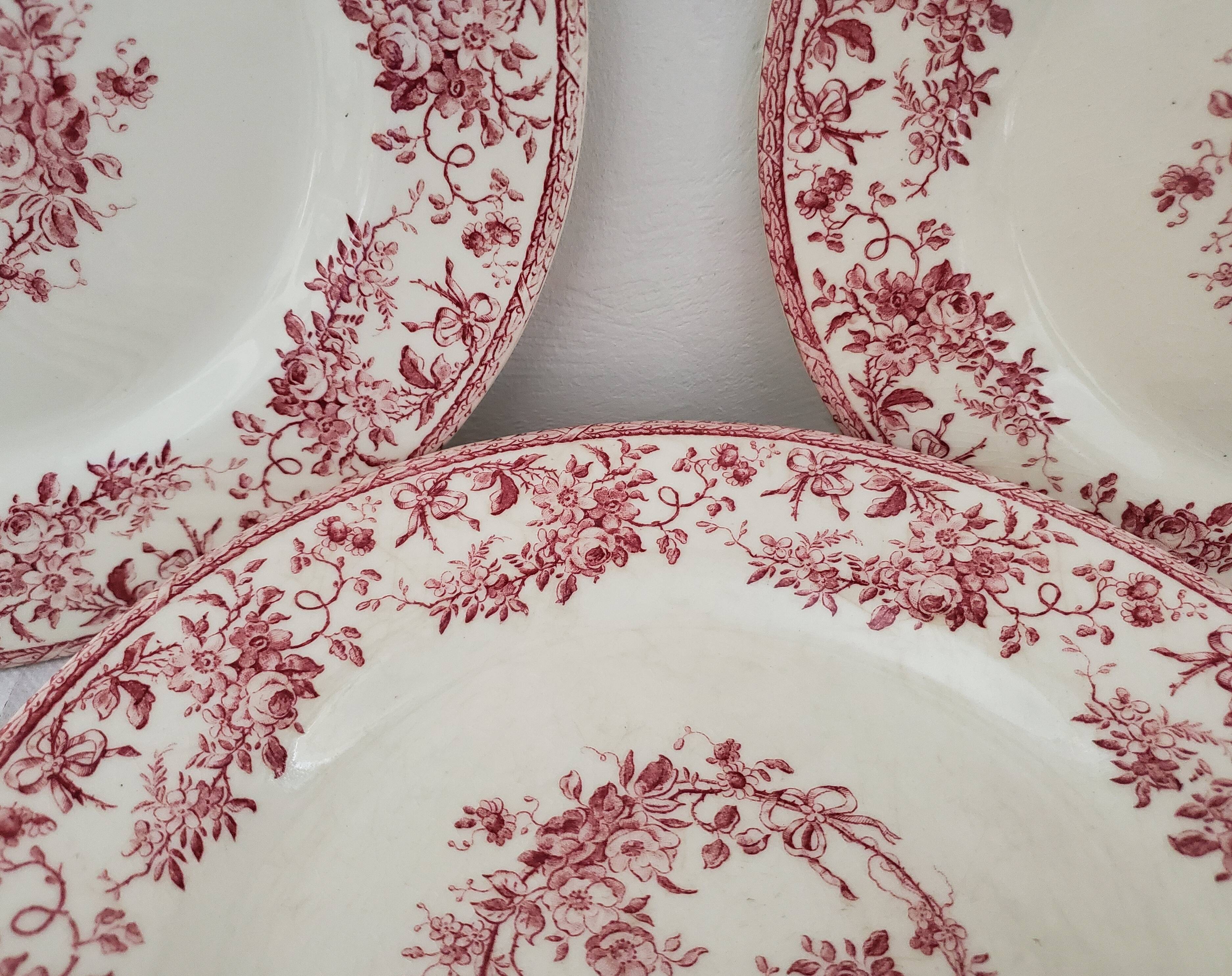 Gien ceramic flat plates. Collection "Bouquets de roses"