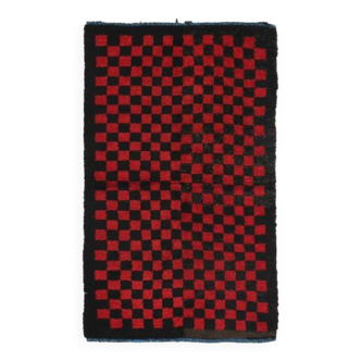 Tapis vintage en laine à carreaux rouges et noirs 3x6, 107x180 cm SK 70252