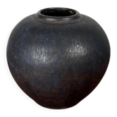 Minimalist vase from a German studio from the mid-century by Gisela Meyer Kaufmann for Eulen Töpferei, Worspwede, 1960s.