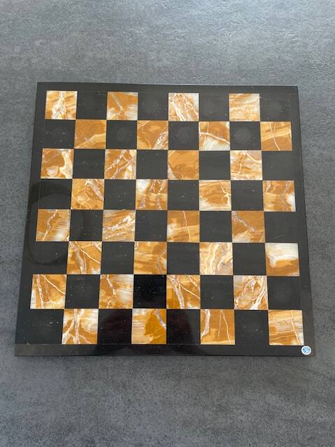 Mexican handcrafted chessboard. Made of stone. Mint condition. 40x40x1.4 cm. 6.5 kg.