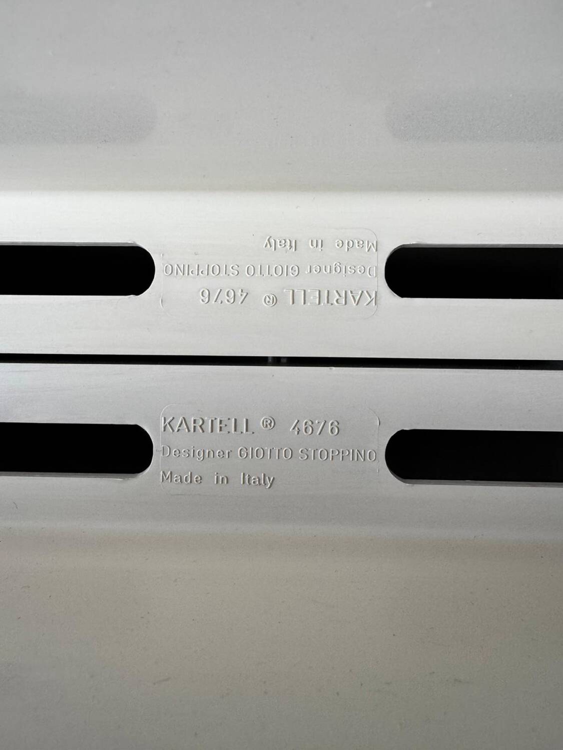 Kartell vintage magazine rack / bookcase – Design Giotto Stoppino