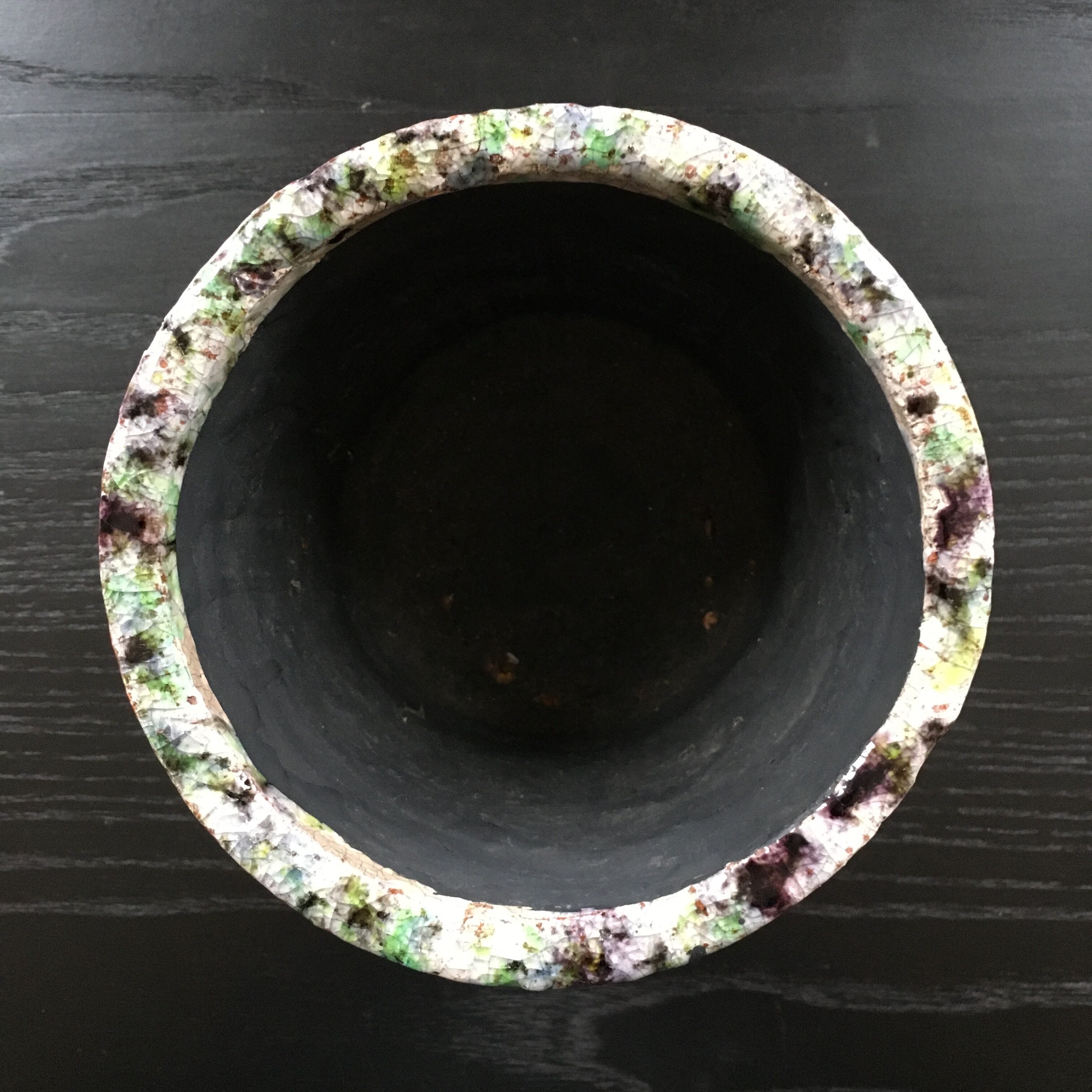 Cracked flowerpot