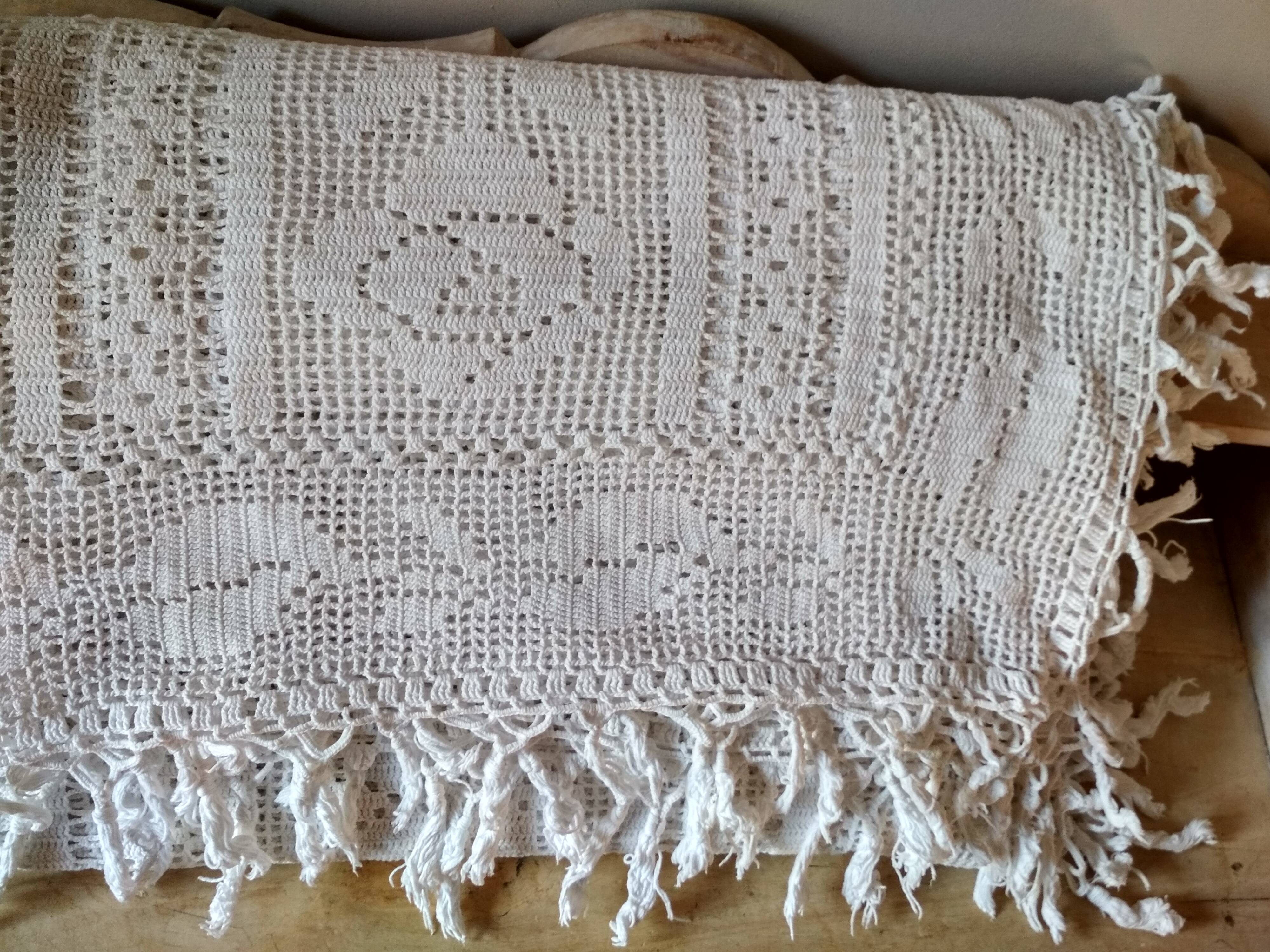White cotton bedspread, Old crochet bed throw with flower patterns