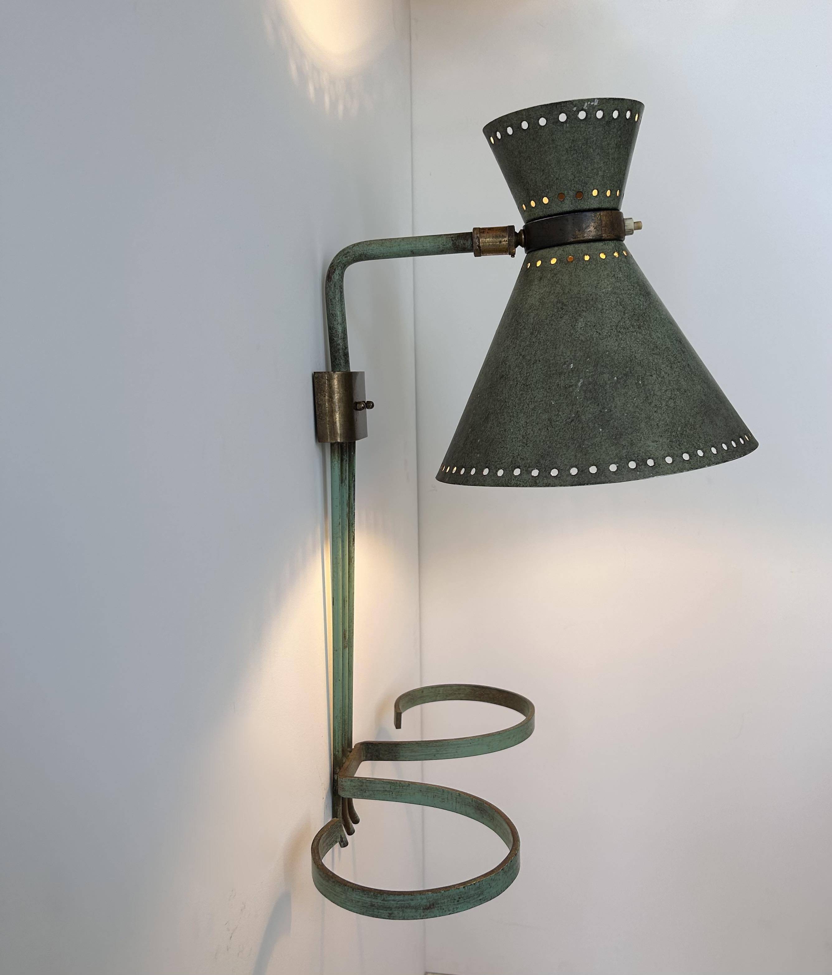 Vintage adjustable wall lamp, brass and patinated green, Italy 1950