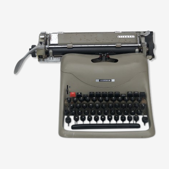 Machine à écrire Olivetti Lexikon 80