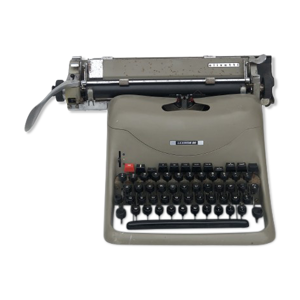 Machine à écrire Olivetti Lexikon