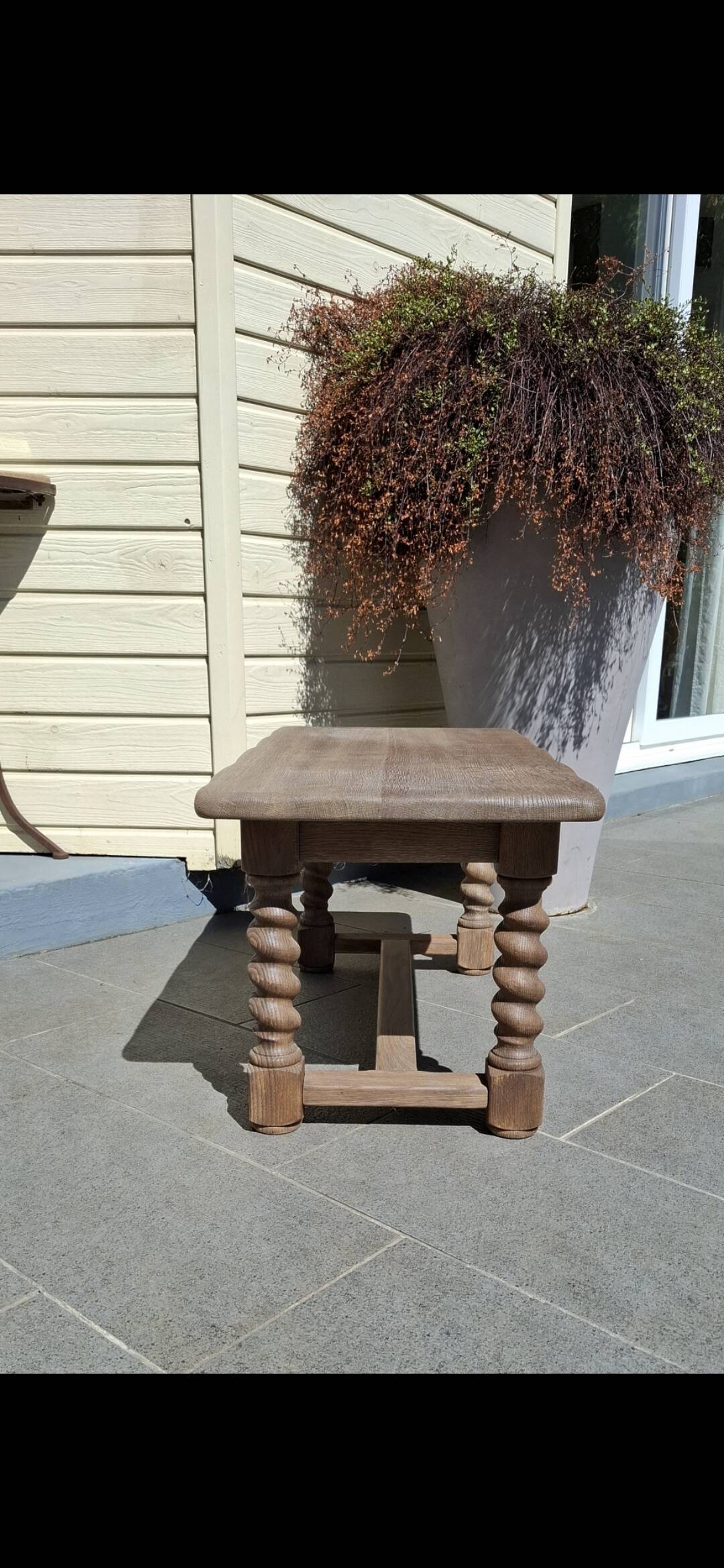 Table basse aérogommé Louis XIII