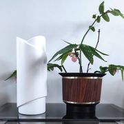 Vase moderniste en céramique blanche – Design Jeroen Bechtold