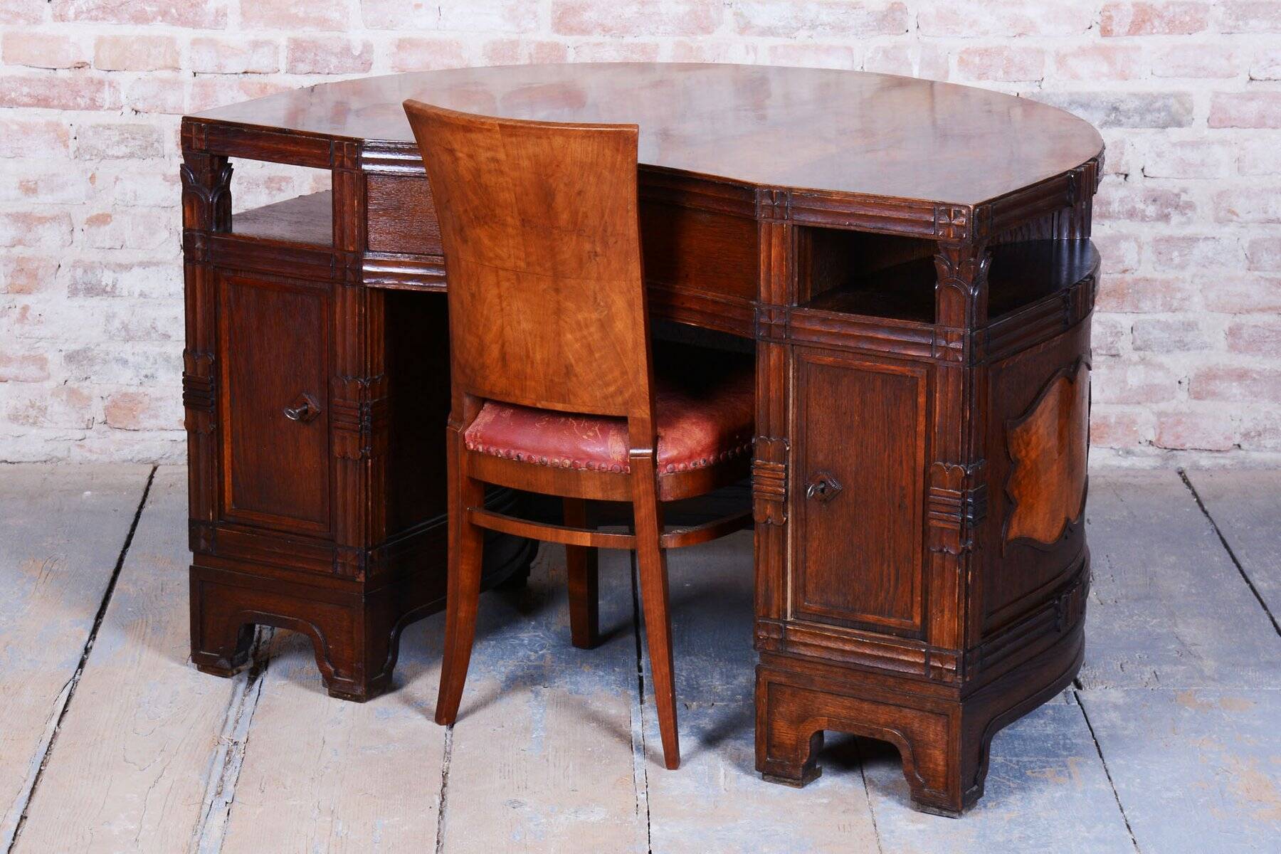 Czech Cubistic Writing Desk in Oak and Walnut, 1910s
