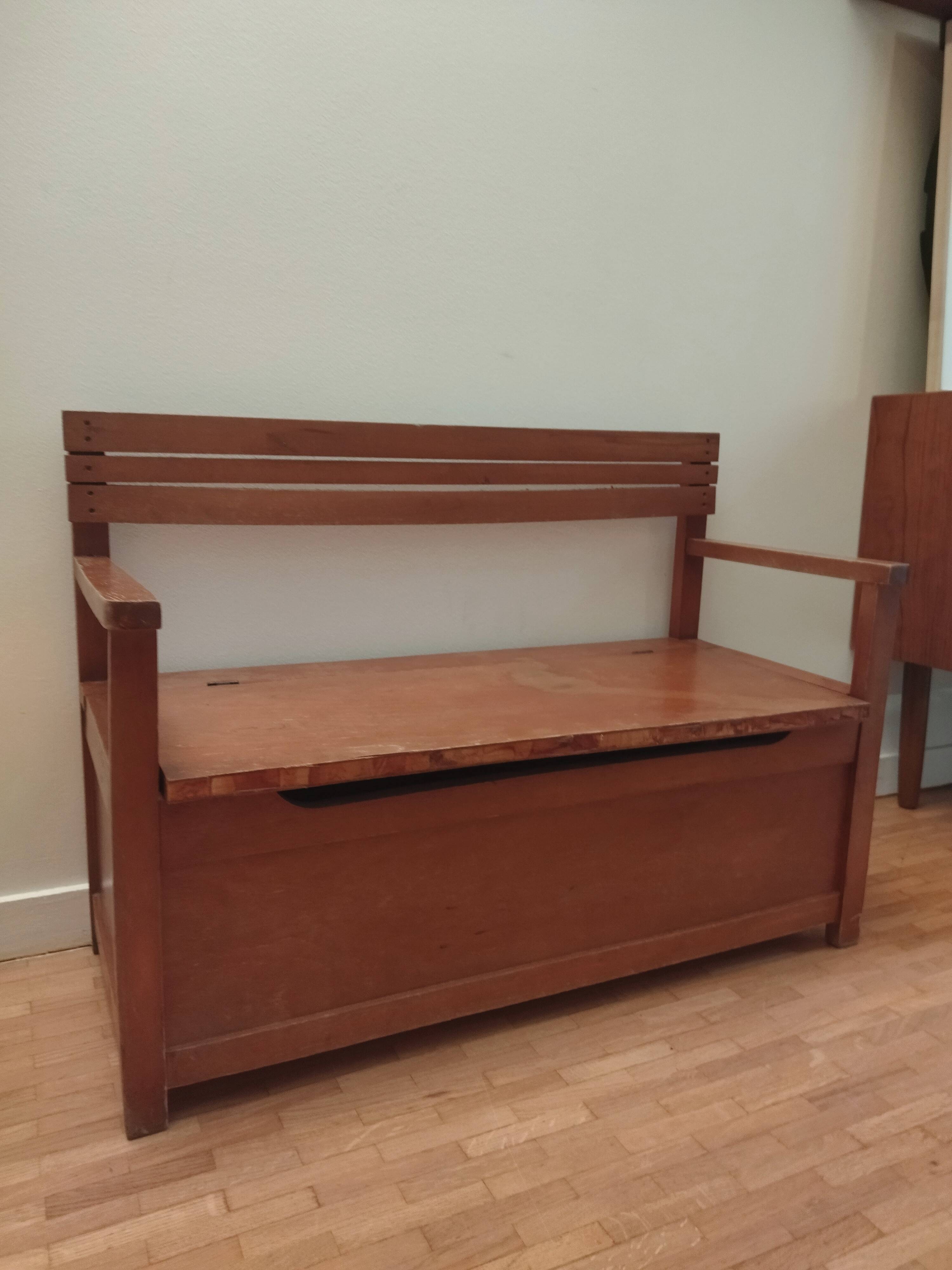 Vintage chest bench with backrest and armrests