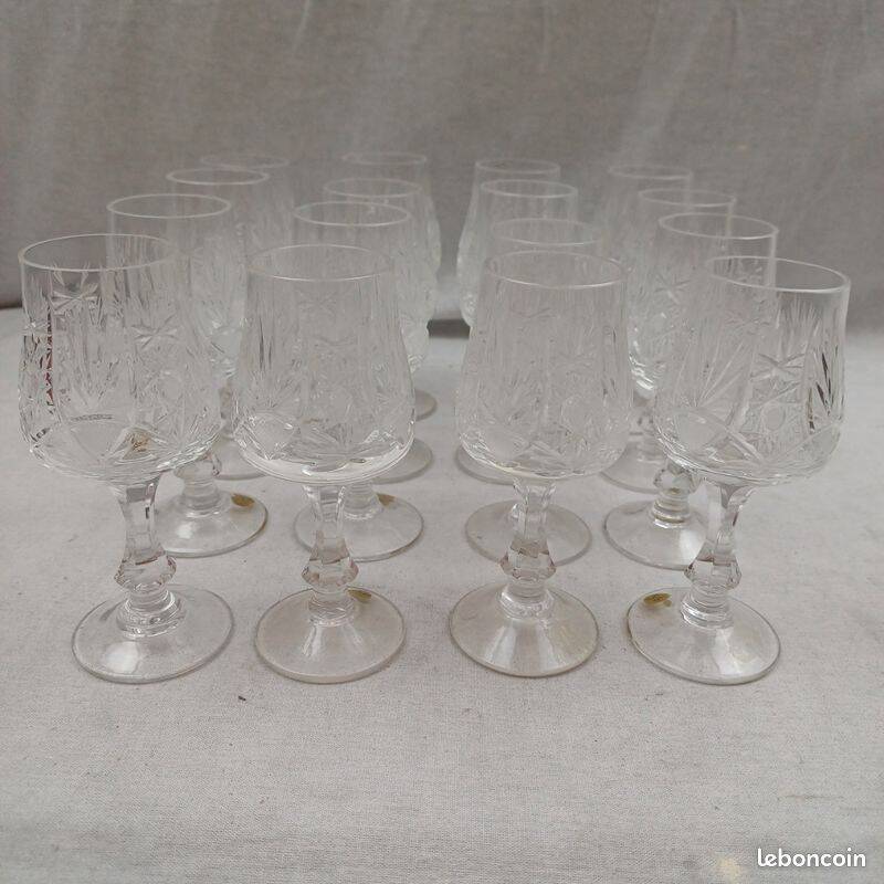 16 cut crystal wine glasses from Bohemia in very good condition.