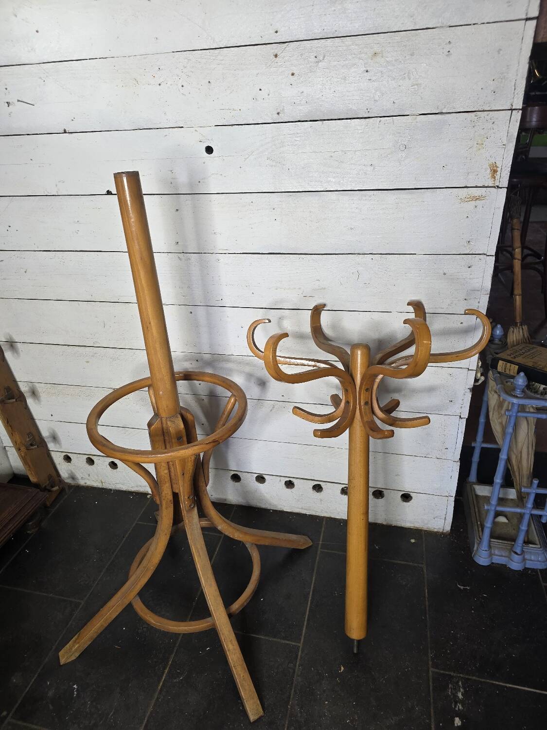 Baumann parrot coat rack from the 50s