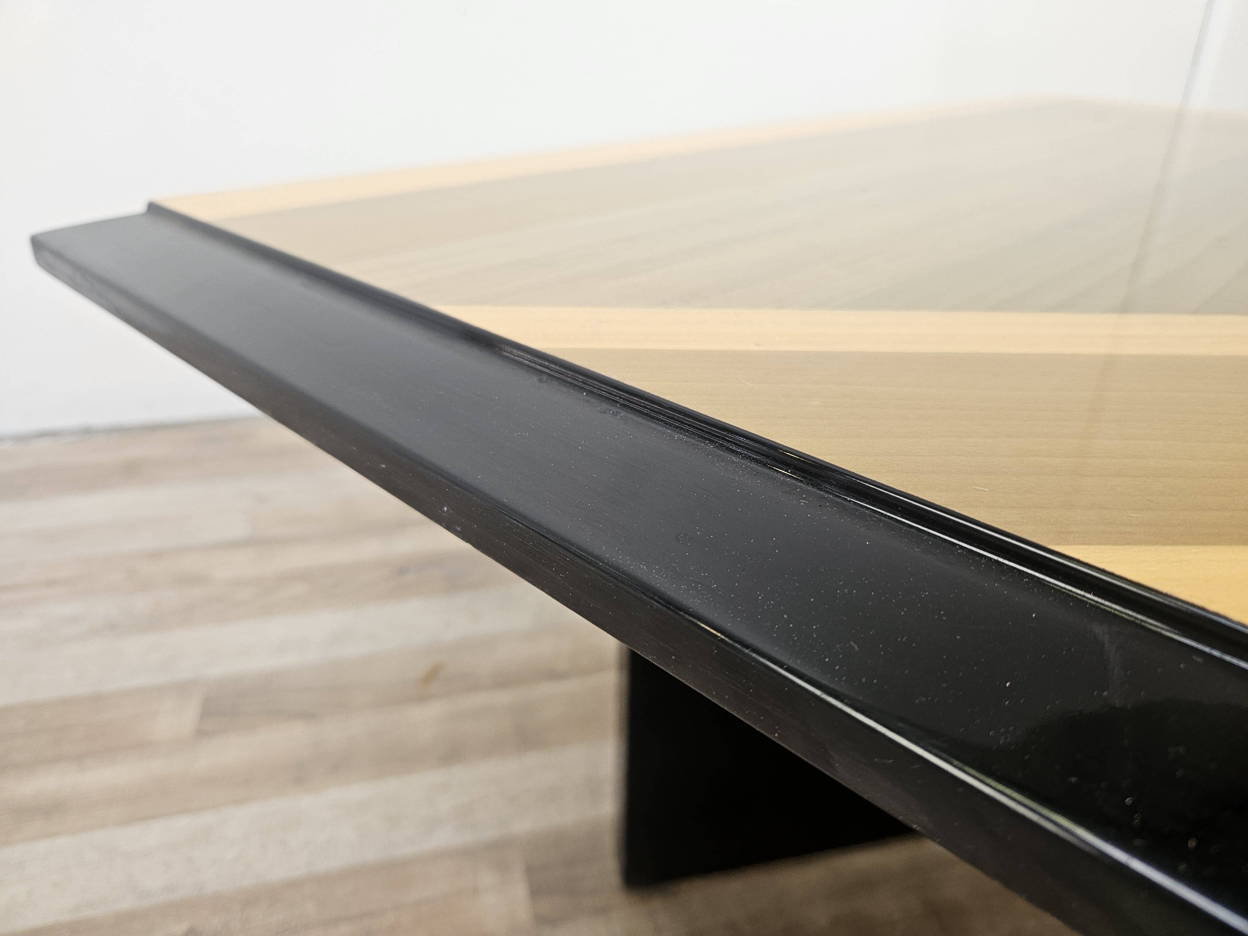 Table basse carrée des années 70 aux motifs géométriques