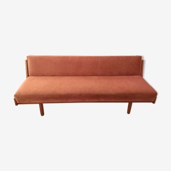 Daybed model GE258 by Hans J. Wegner for Getama