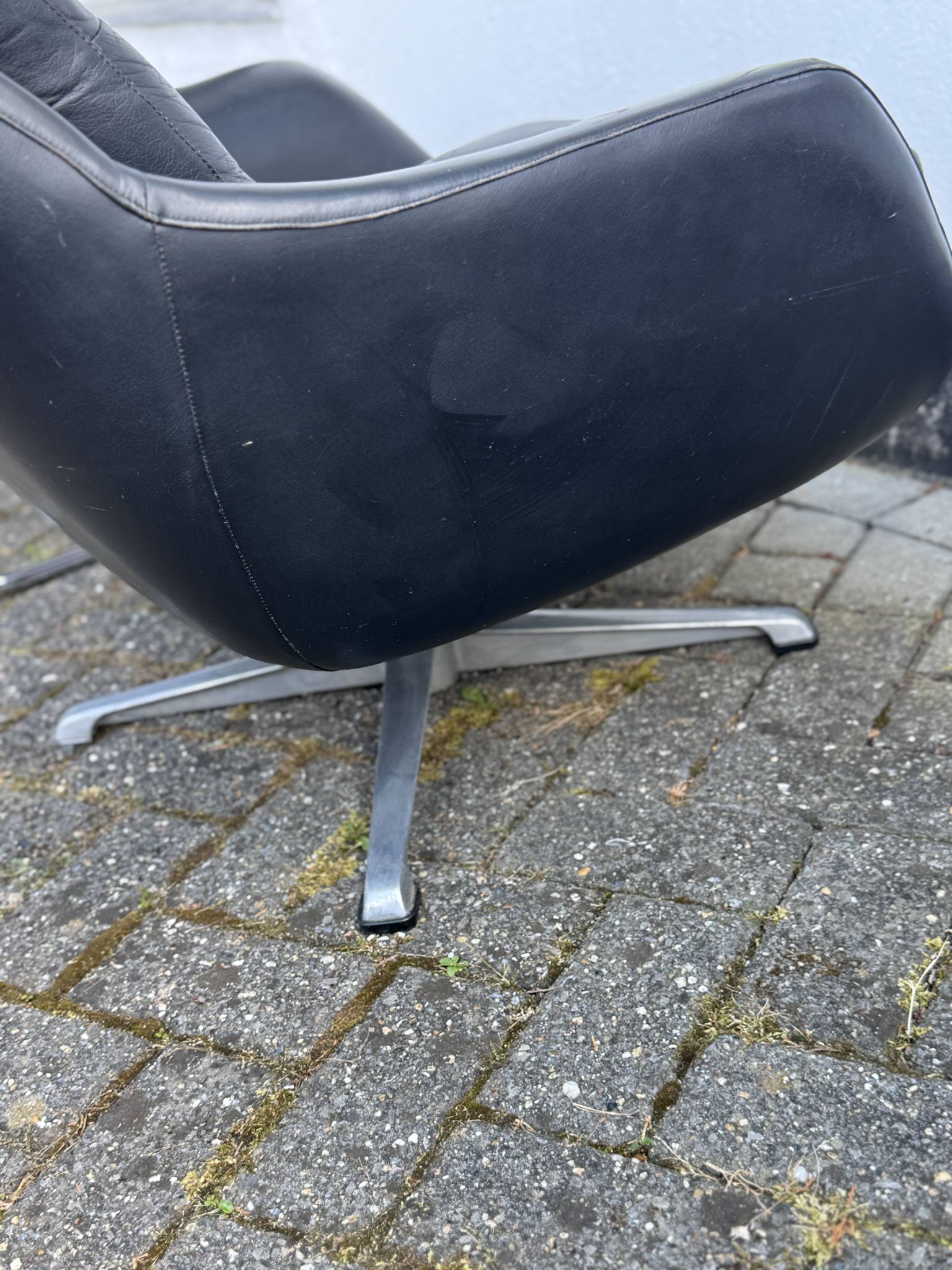 Fauteuil pivotant vintage Bramia avec repose-pieds