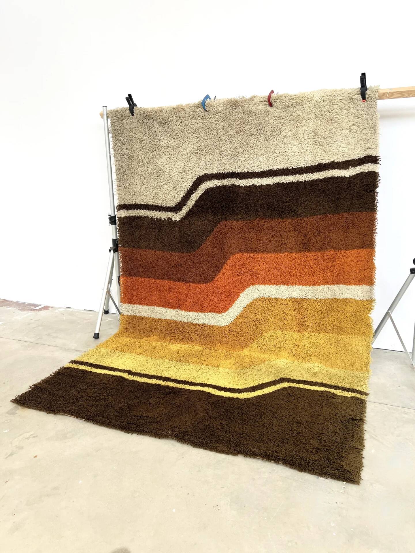 Vintage 1970s rug with wavy stripes in ochre shades — 200 × 300cm