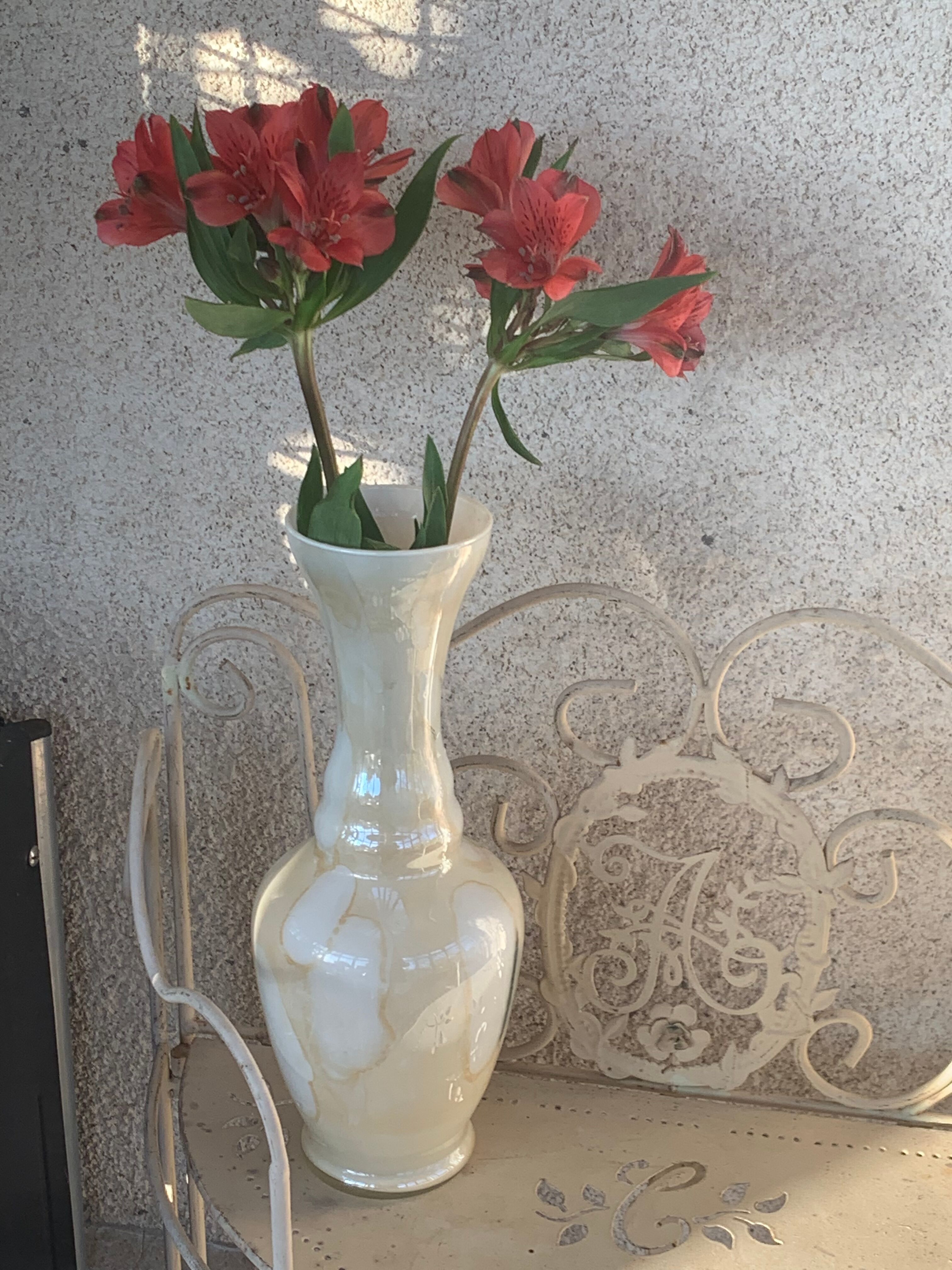 Beige opaline vase vintage marble effect