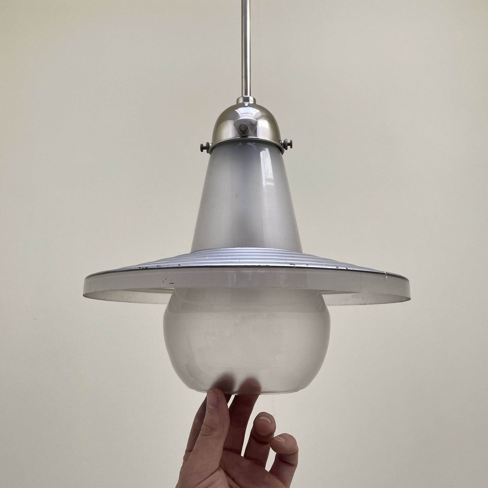 Suspension en verre mercurisé et sablé