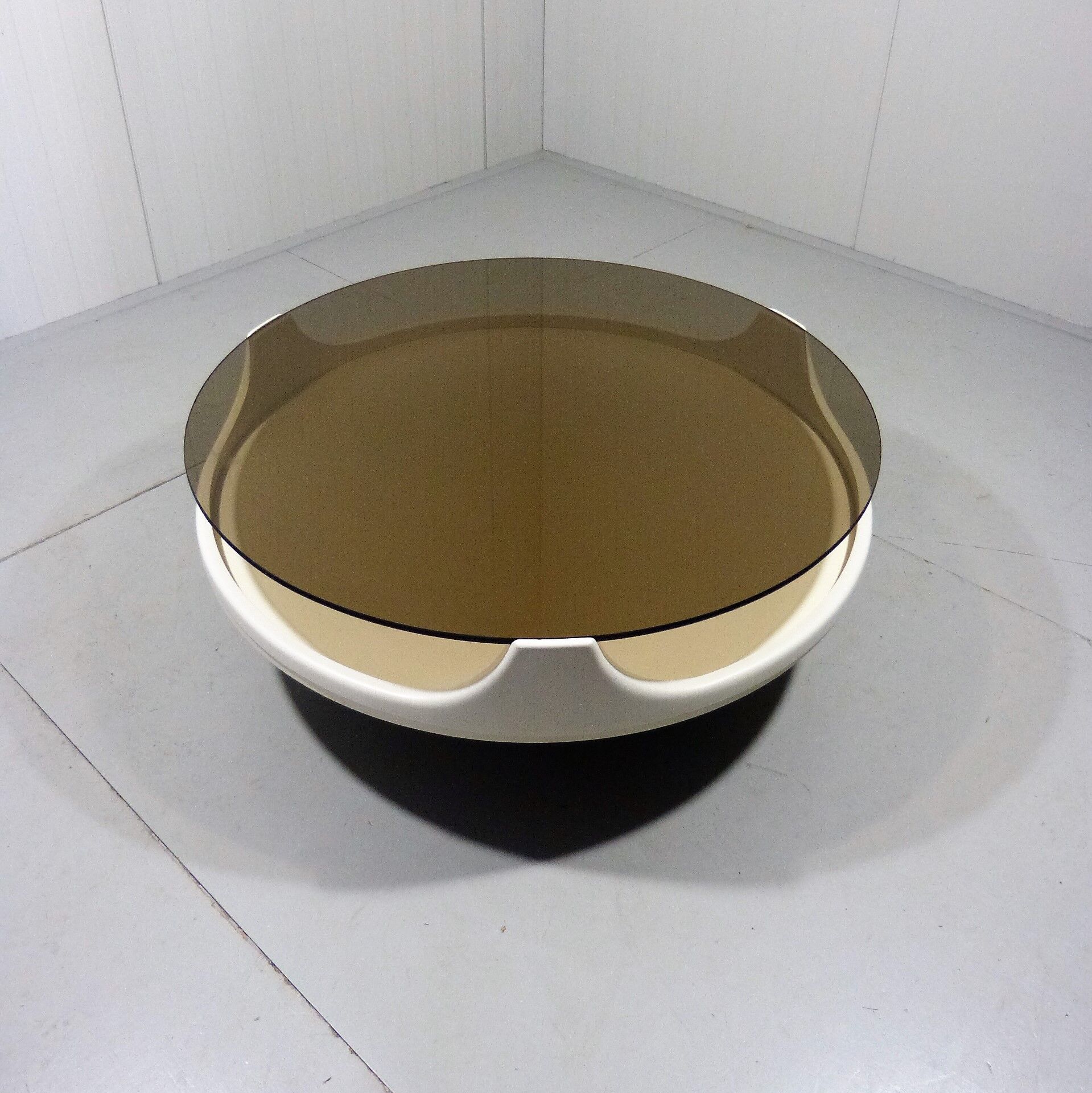 Round spce age coffee table 1960’s, Opal Möbel
