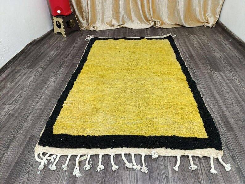 Beni Ouraine handwoven rug, size 200 x 300 cm