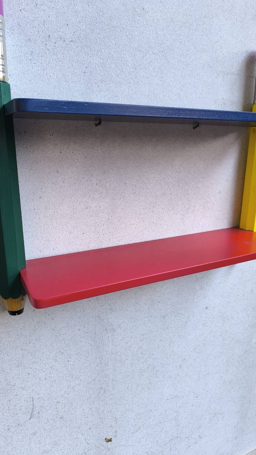 Sala stone style pencil shelf