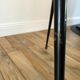 Chaise moumoute rouge pieds compas vintage années 50-60