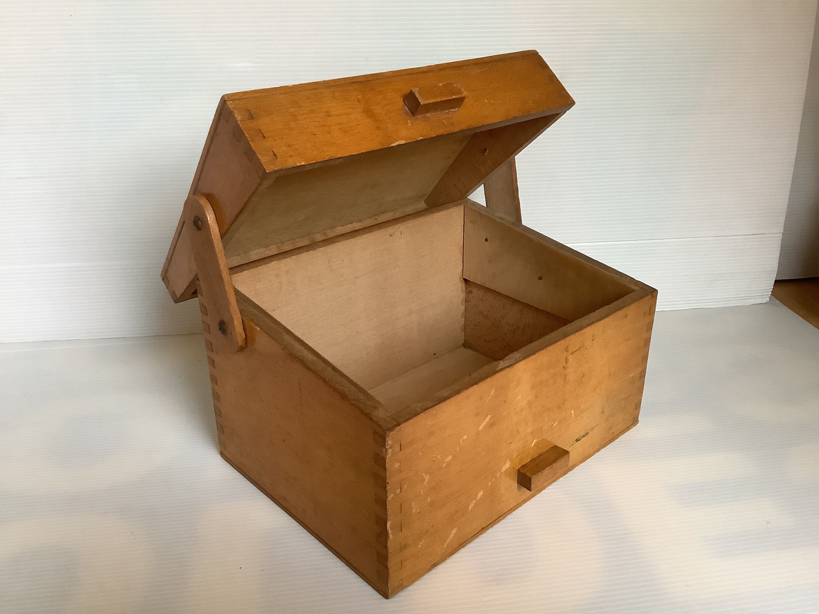 Wooden storage box dovetail mounting