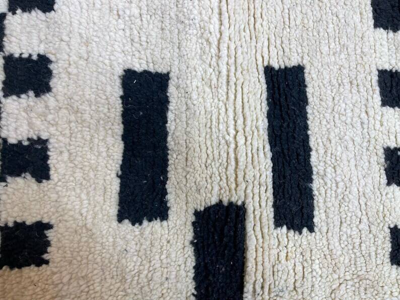 Handmade decorated Berber rug 250cm x 150cm