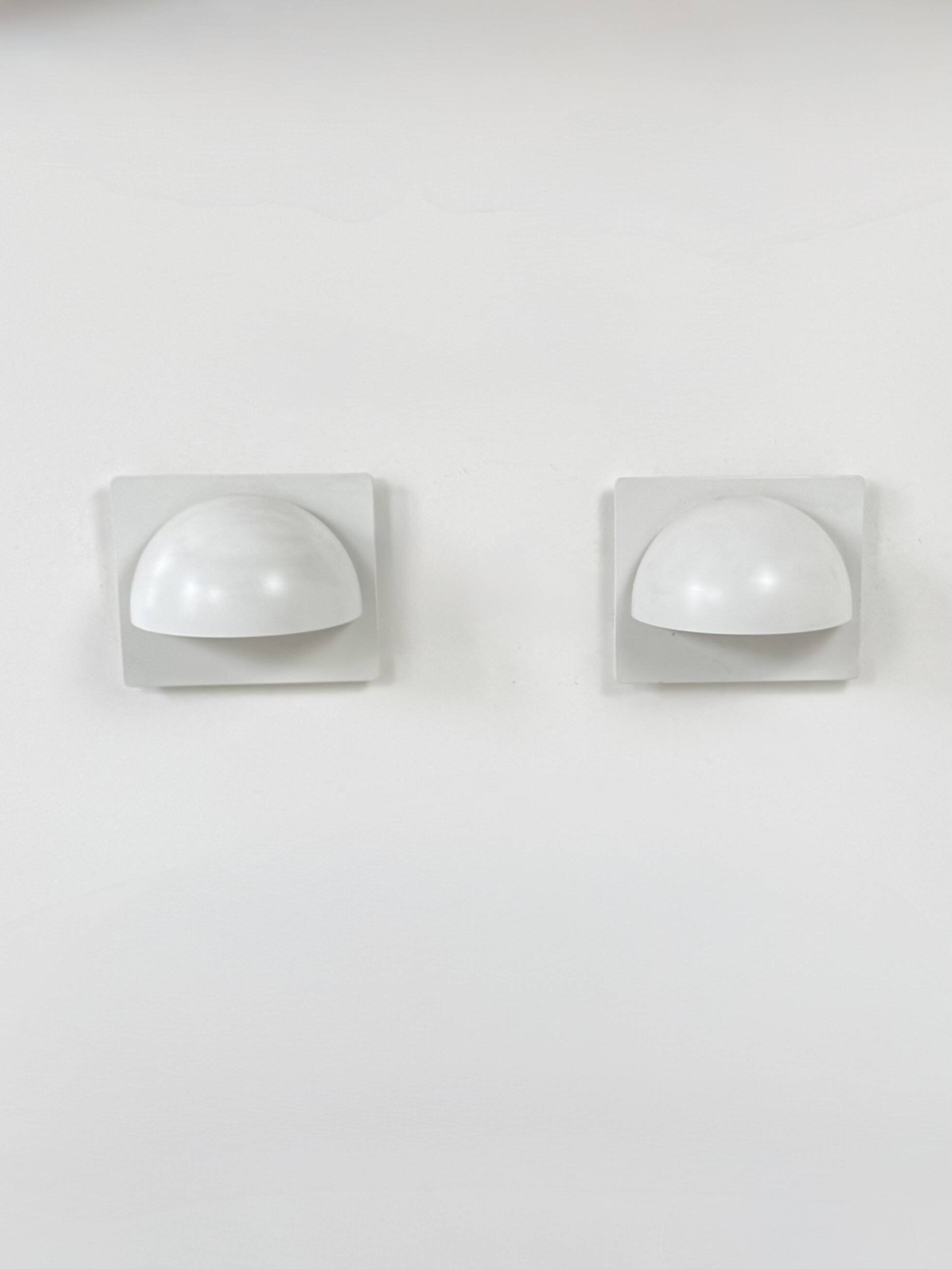 Pair of vintage Louis Poulsen wall lights, matte white lacquered metal, Sweden, 1980.