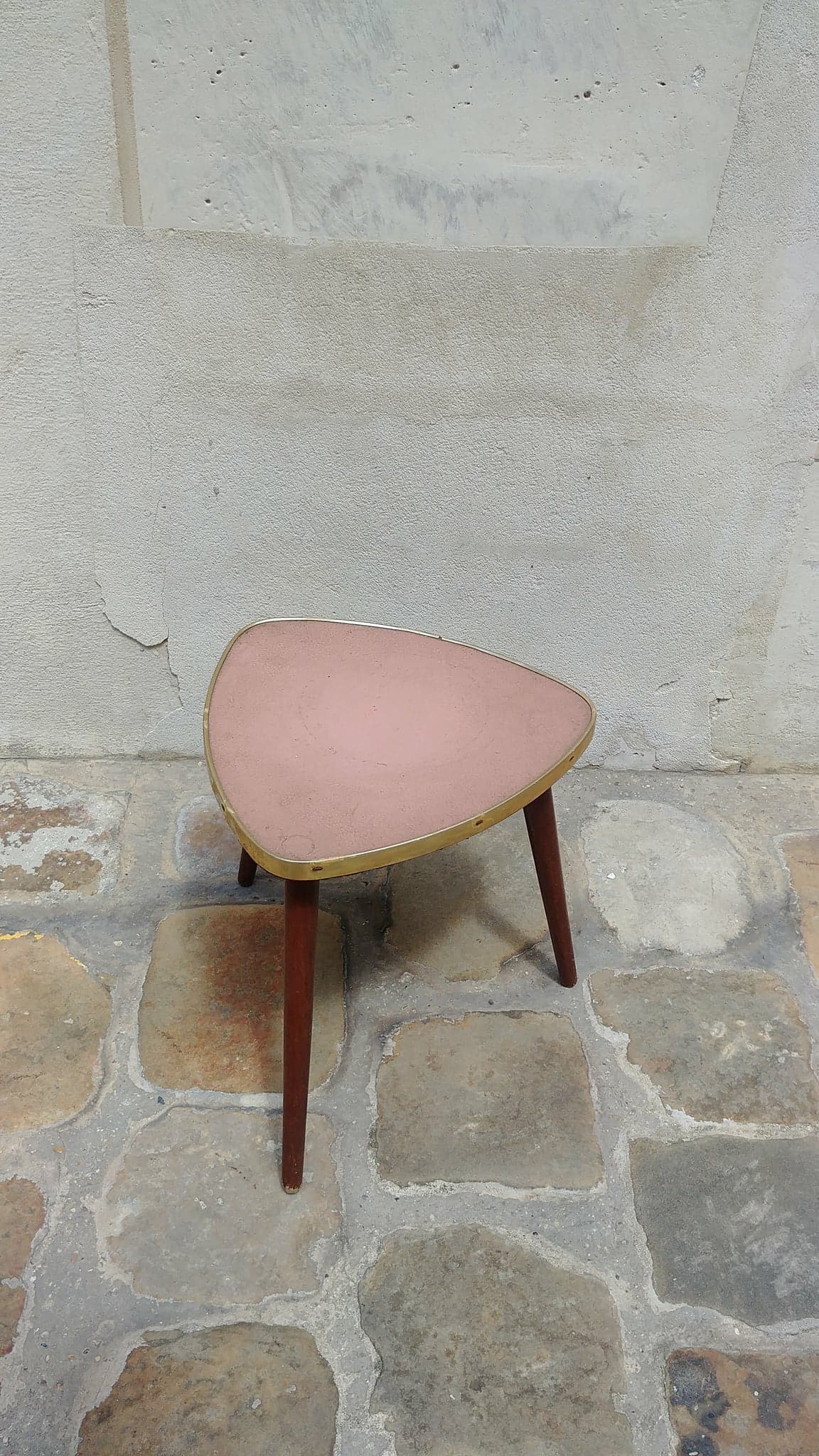 Door plant tripod base