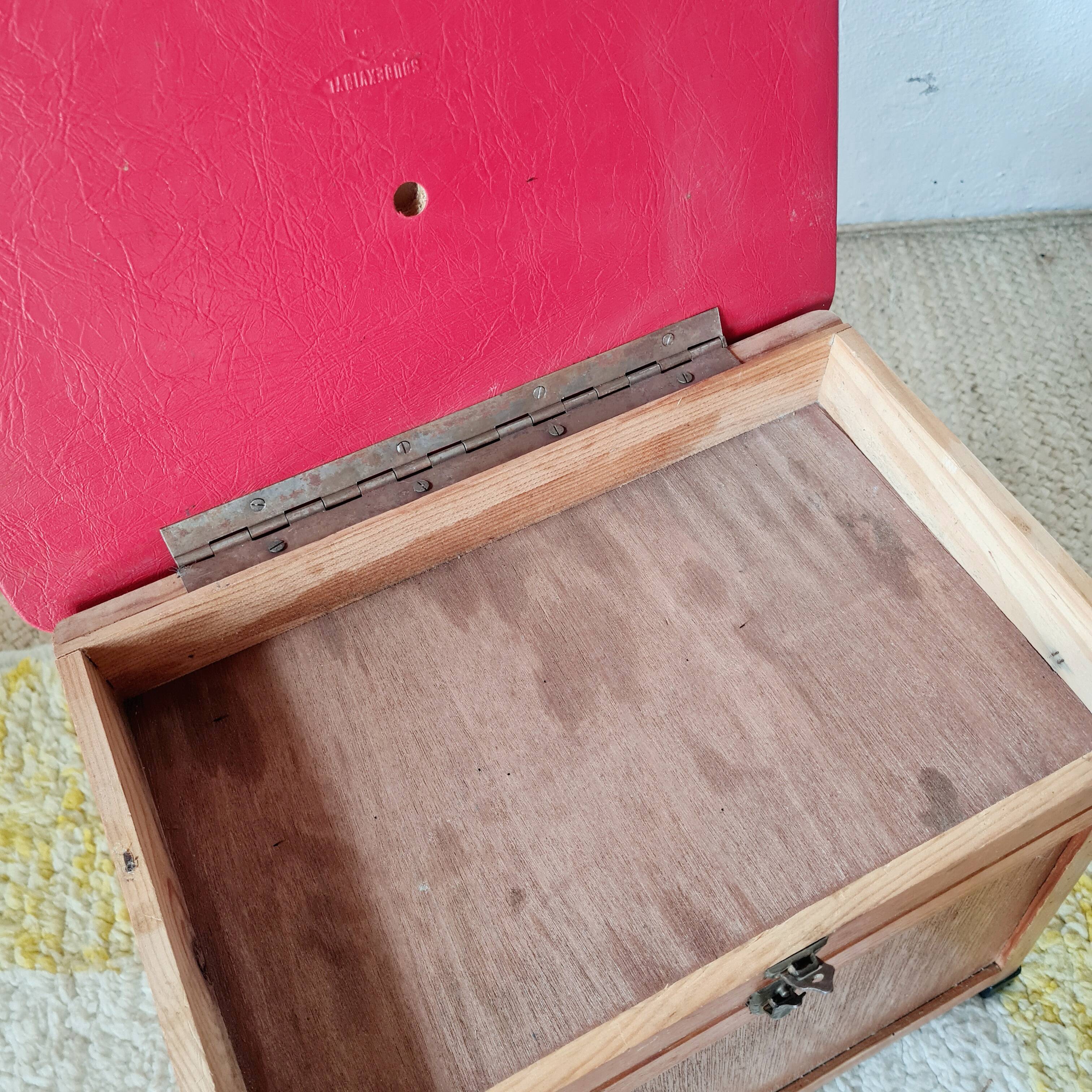 Vintage fisherman’s chest – Work stool with faux leather seat