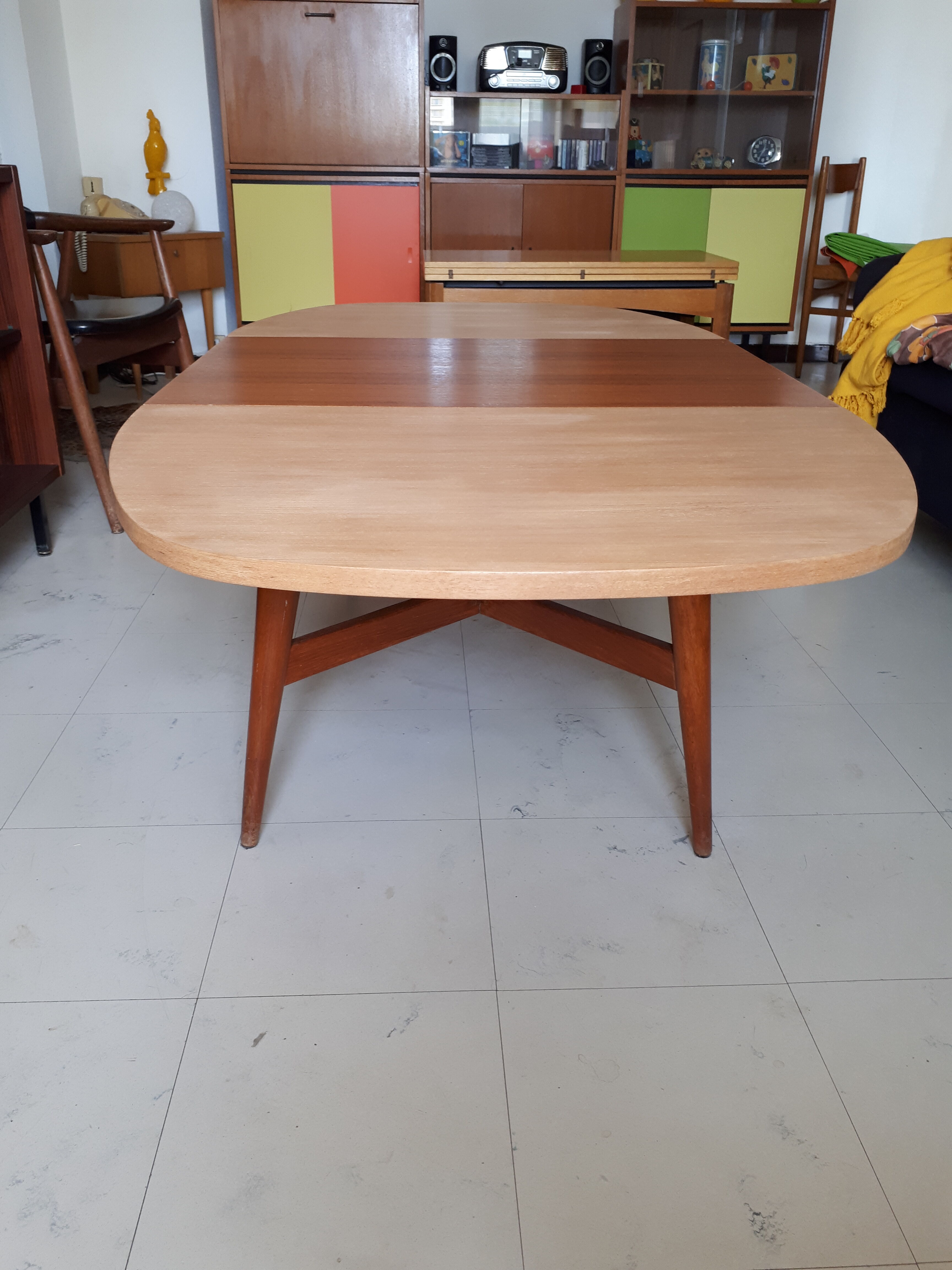 Smorrebrod-style transformable coffee table in teak
