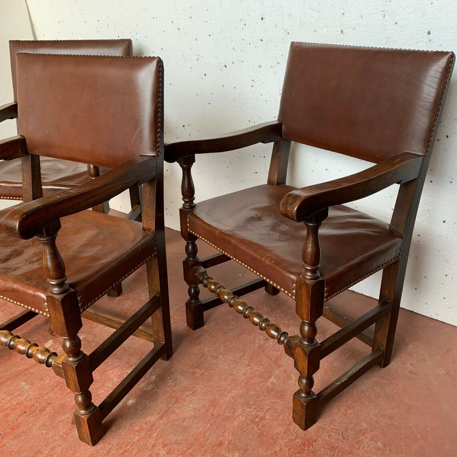 Renaissance-style armchair in solid chene 19th century leather seat