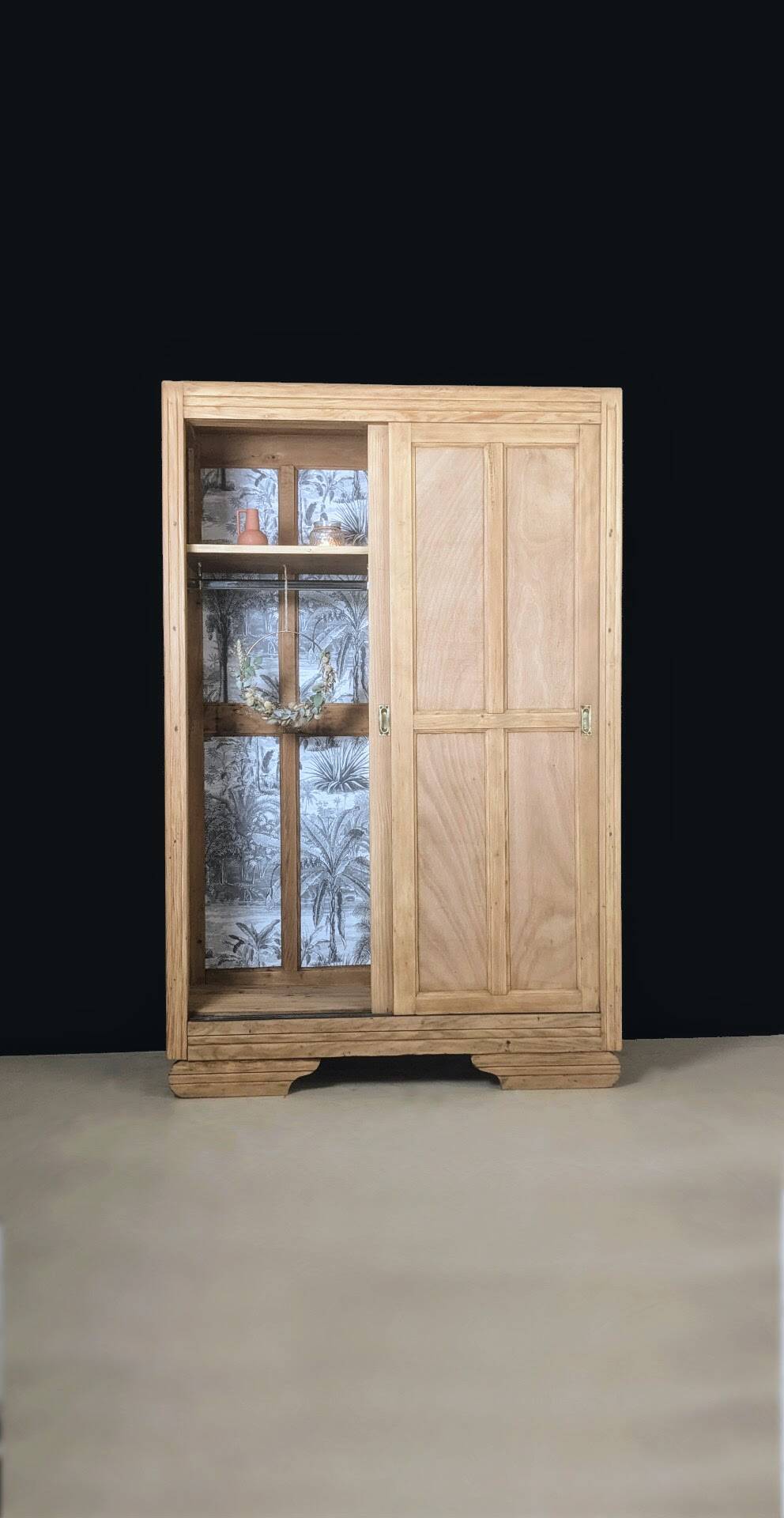 Parisian wardrobe - Renovated