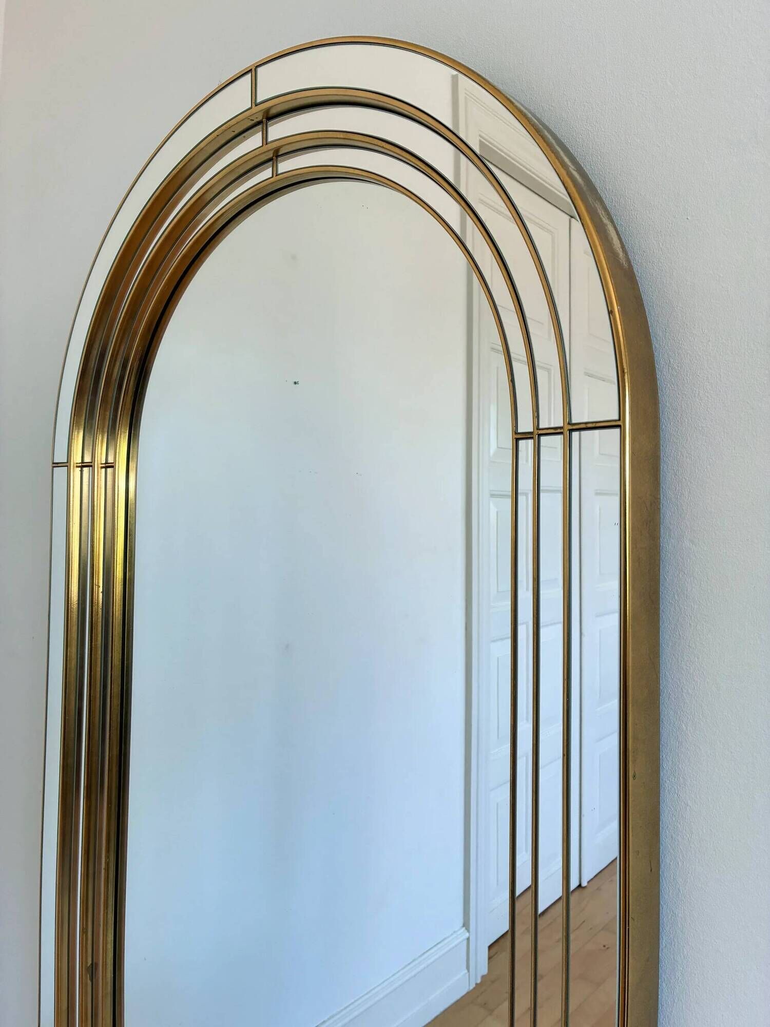 Large vintage Deknudt arched beveled panel mirror – gold, Belgium, 1980s