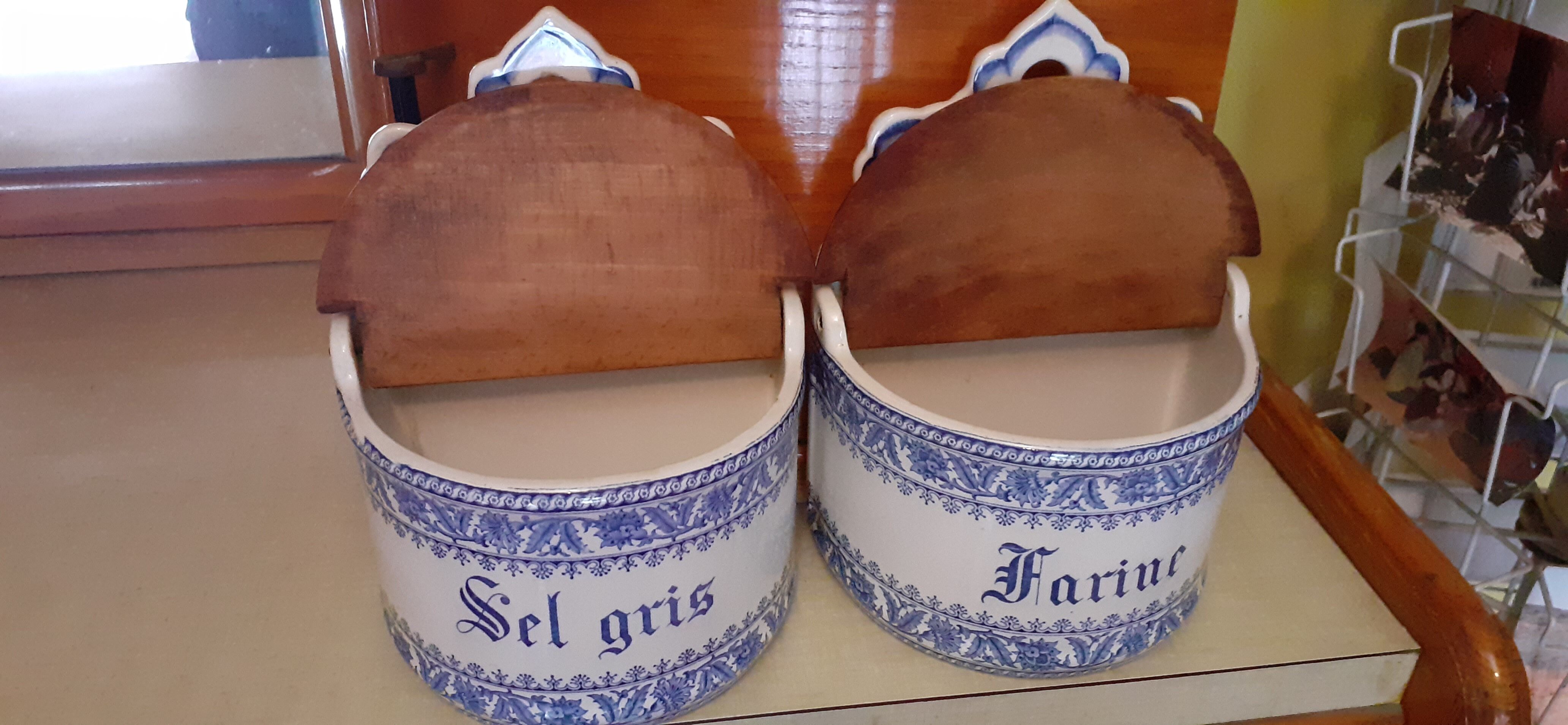 Salt and flour pots