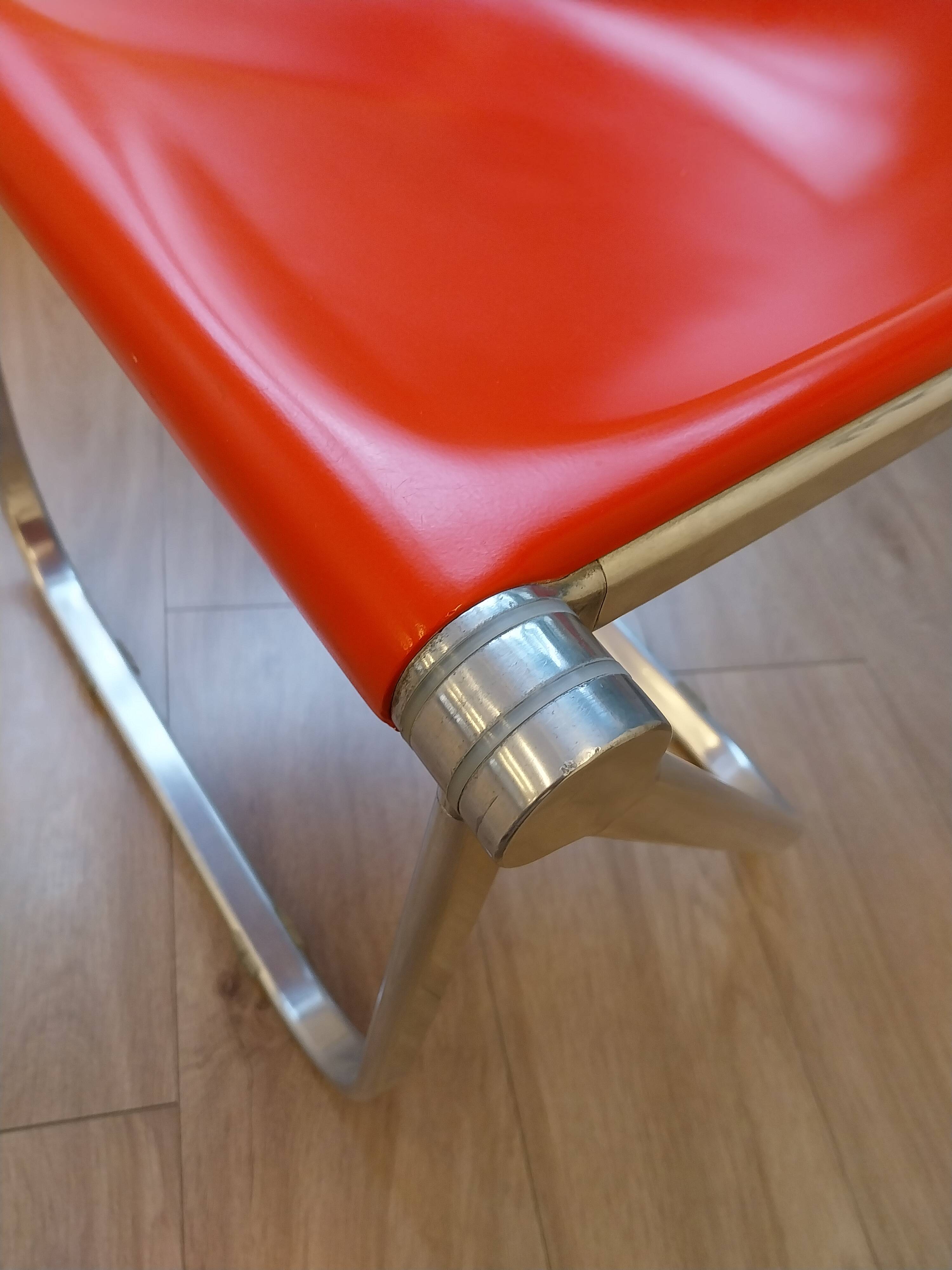 Vintage red Pluff stool – Anonima Castelli